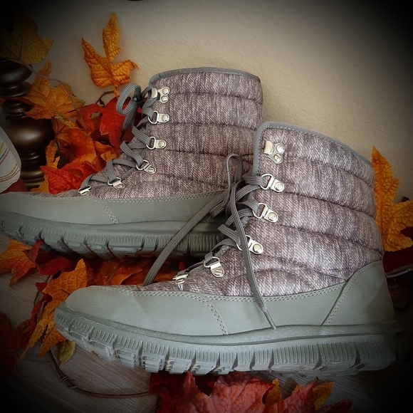 Exclusive! Tony Little Cheeks Fit Body Sneaker Boot with Energy Pad. - Picture 4 of 7